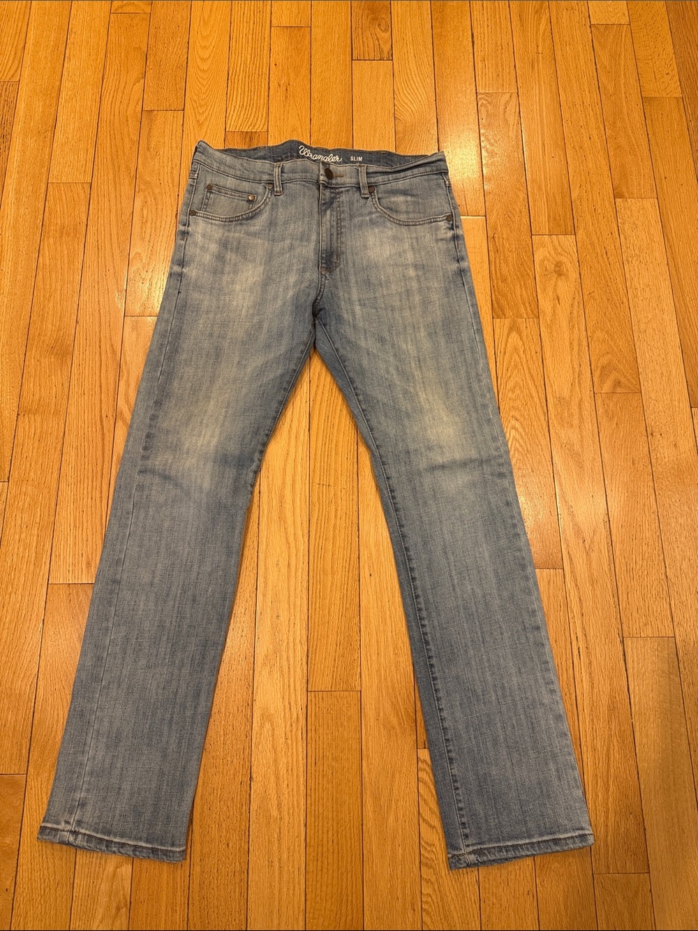 Wrangler Men Slim Straight Light Wash Blue Jeans